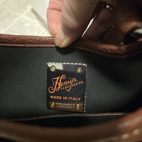 Henry's By Dooney & Bourke Small Crossbody In Chocolate NWT - Picture 10 of 16